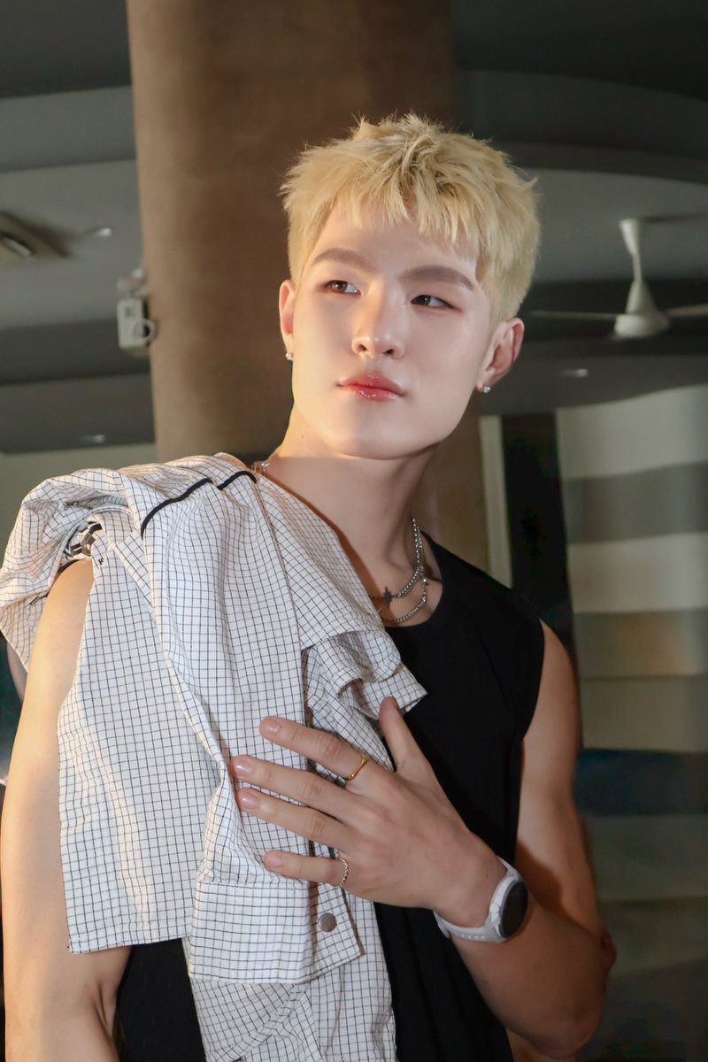 Faviq_gnest's tweet photo. BOPPiNG but make it a photo dump 🫵

#FAVIQ_BOPPiNG
#FAVIQ
#GNEST https://t.co/i5GVVUZkWf