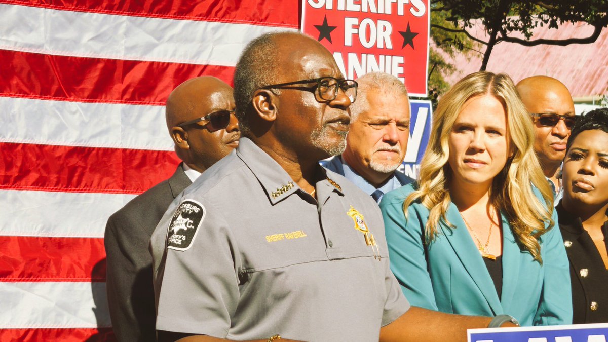 AnnieAndrewsMD's tweet photo. I’m grateful to have the support of so many of the men and women who keep us safe and protected. https://t.co/Y7rVVEGDgi