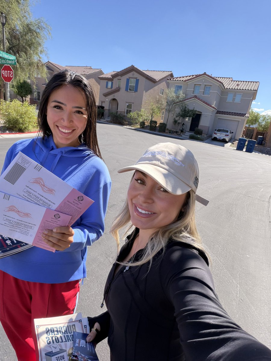 shaymarkle's tweet photo. +2 BiB with Paula!! Vote Red Nevada 🇺🇸🗳️ Hustle for 11 more days 🥳 
@teamlombardonv @TPAction https://t.co/yOFr4LA7PC