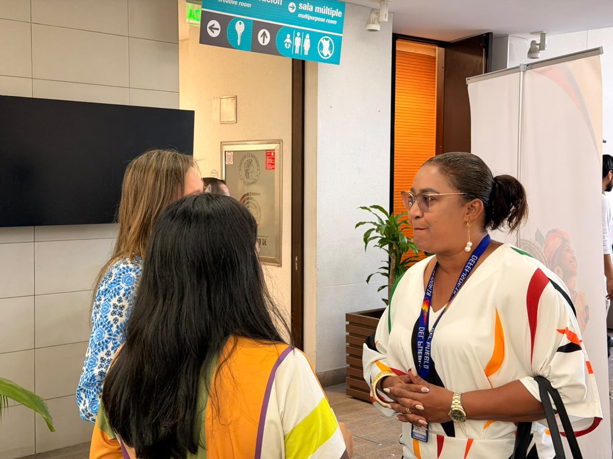 DefensoriaCol's tweet photo. Acompañamos en San Andrés el encuentro pedagógico «CNE en tu territorio», organizado por @CNE_COLOMBIA, a través de su Oficina de Vigilancia y Fortalecimiento Democrático, con el propósito de generar un espacio de diálogo con la ciudadanía sobre democracia, participación política y garantías electorales.

Durante la jornada, promovimos el ejercicio del derecho a la participación política y la cultura democrática en el archipiélago, así como la articulación entre las instituciones para contribuir a la realización de procesos electorales transparentes, incluyentes y con plenas garantías para la ciudadanía.