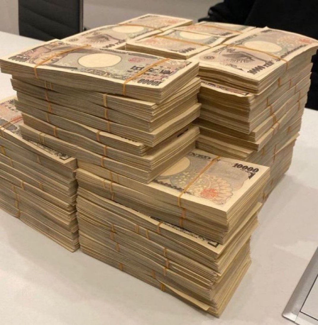 qm8bqv's tweet photo. もし1億円を受け取ったら
何に使いますか？💴

①借金を完済する

②投資する

③それを使って生活をより良くする https://t.co/K3sQNpiSh2
