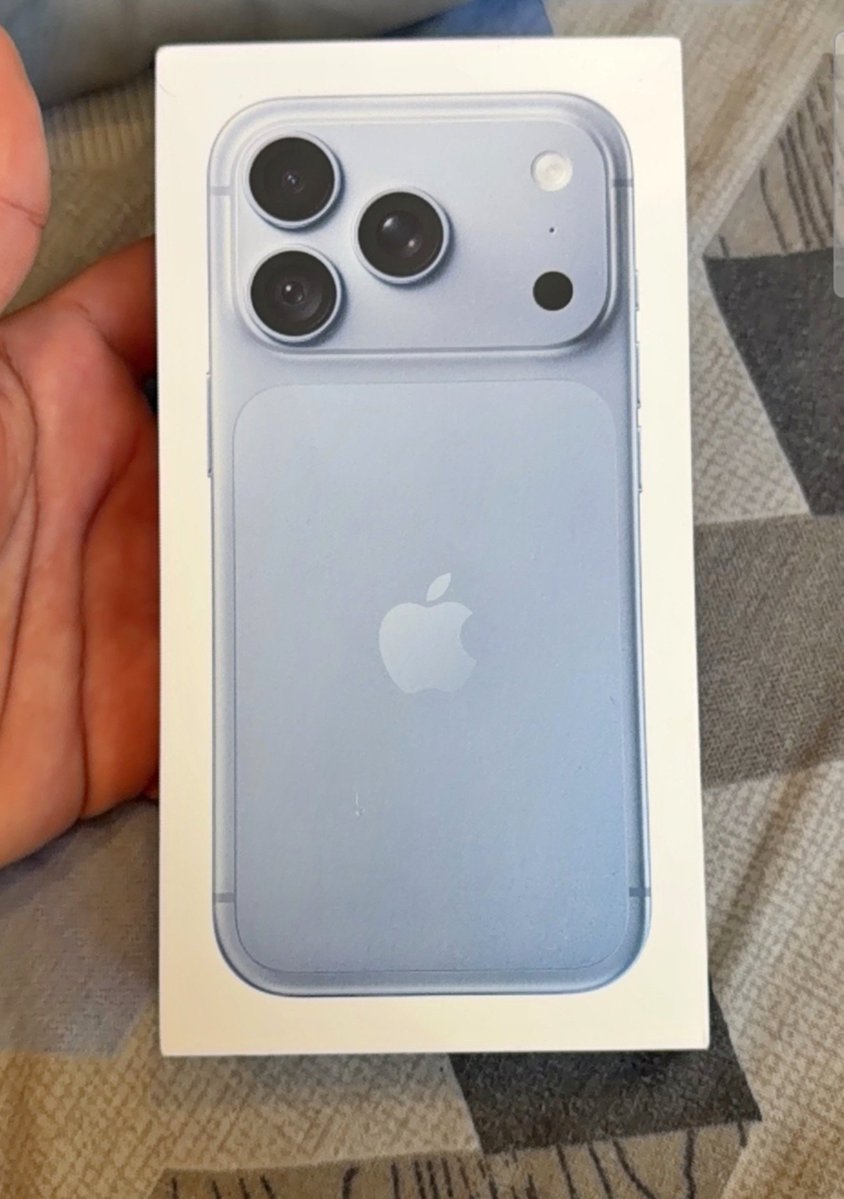 Millishield01's tweet photo. Glacier Iphone 18 pro 256gb brand new
2.3M naira only.
Please Whatapp @ 08092300681
Thanks https://t.co/IwTId29EfK