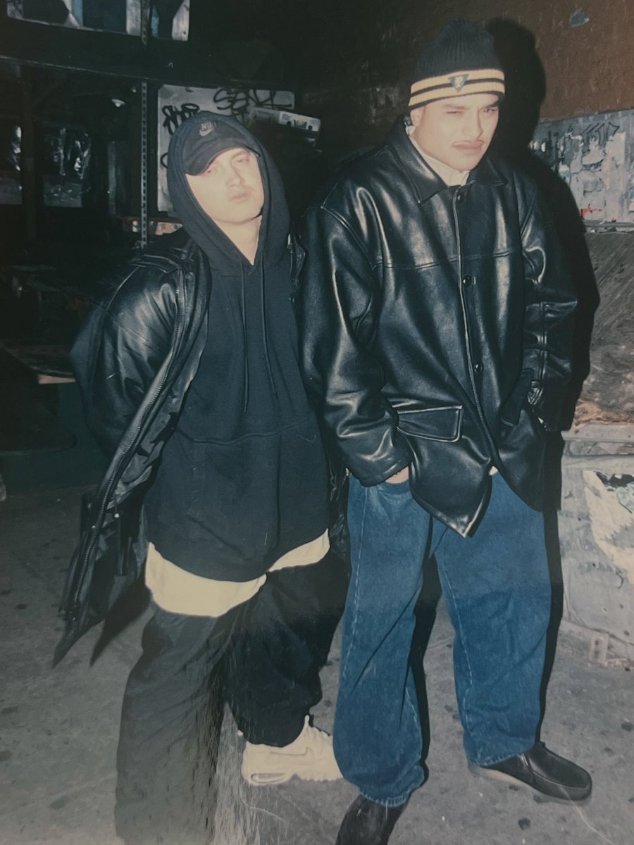 EminemBrasil's tweet photo. In 1997, a young Eminem performed on 88HipHop, the pioneering internet hip hop show streaming live out of New York. He didn't just stumble onto that stage either, he was invited by A.L. (All Lyrical), one of the most respected underground MCs of that era. https://t.co/RUrudqMHRN