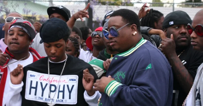 whatdotcd's tweet photo. Can't explain to you what it meant to be a 19 year old black kid from the midwest who moved to the Bay for school. 

Dominant american culture at the time was G-Unit and all of a sudden I'm walking into rooms full of black dudes on ecstasy making the best music ever, and you'd go from a sideshow to a @Dirtybird party. FORMATIVE.