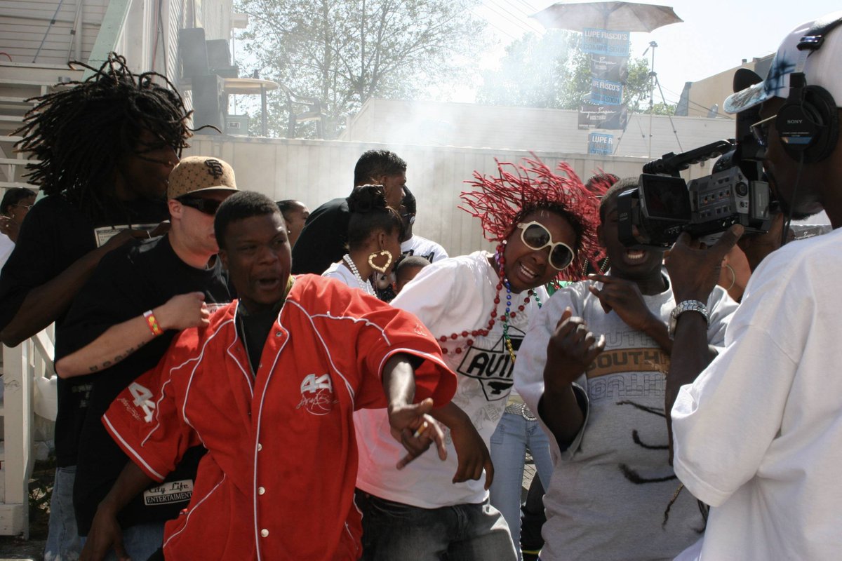 whatdotcd's tweet photo. Can't explain to you what it meant to be a 19 year old black kid from the midwest who moved to the Bay for school. 

Dominant american culture at the time was G-Unit and all of a sudden I'm walking into rooms full of black dudes on ecstasy making the best music ever, and you'd go from a sideshow to a @Dirtybird party. FORMATIVE.