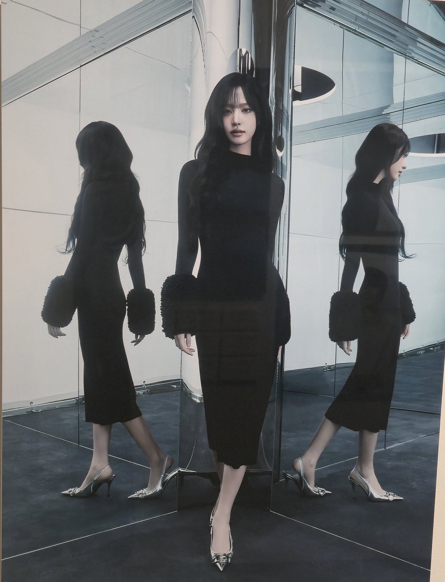 jiwonsdaily's tweet photo. MOTHER https://t.co/KEQcIXavR2