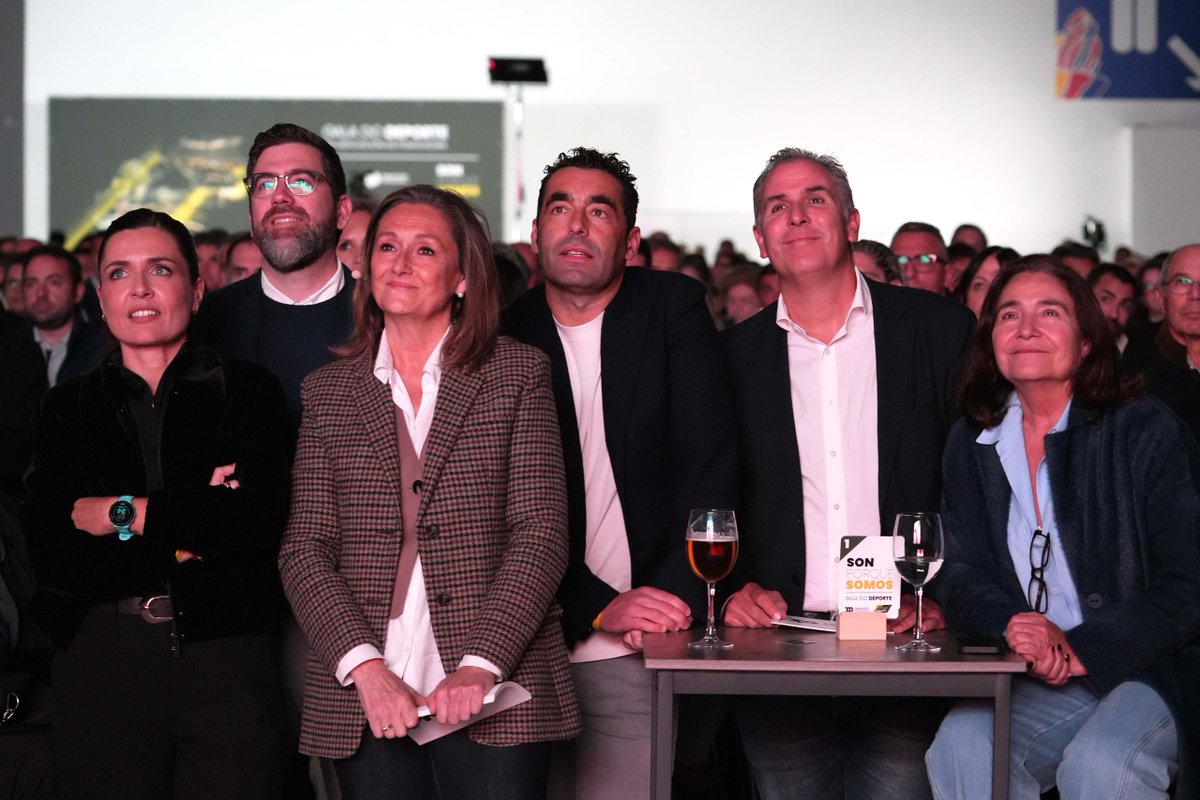 RafaDominguezPo's tweet photo. A Gala do Deporte 2026 da @depo_es foi todo un éxito! 

Un recoñecemento a todas as persoas que, co seu traballo e dedicación, fan que sexamos a provincia do deporte 🏆 https://t.co/QCGJJBm1x4