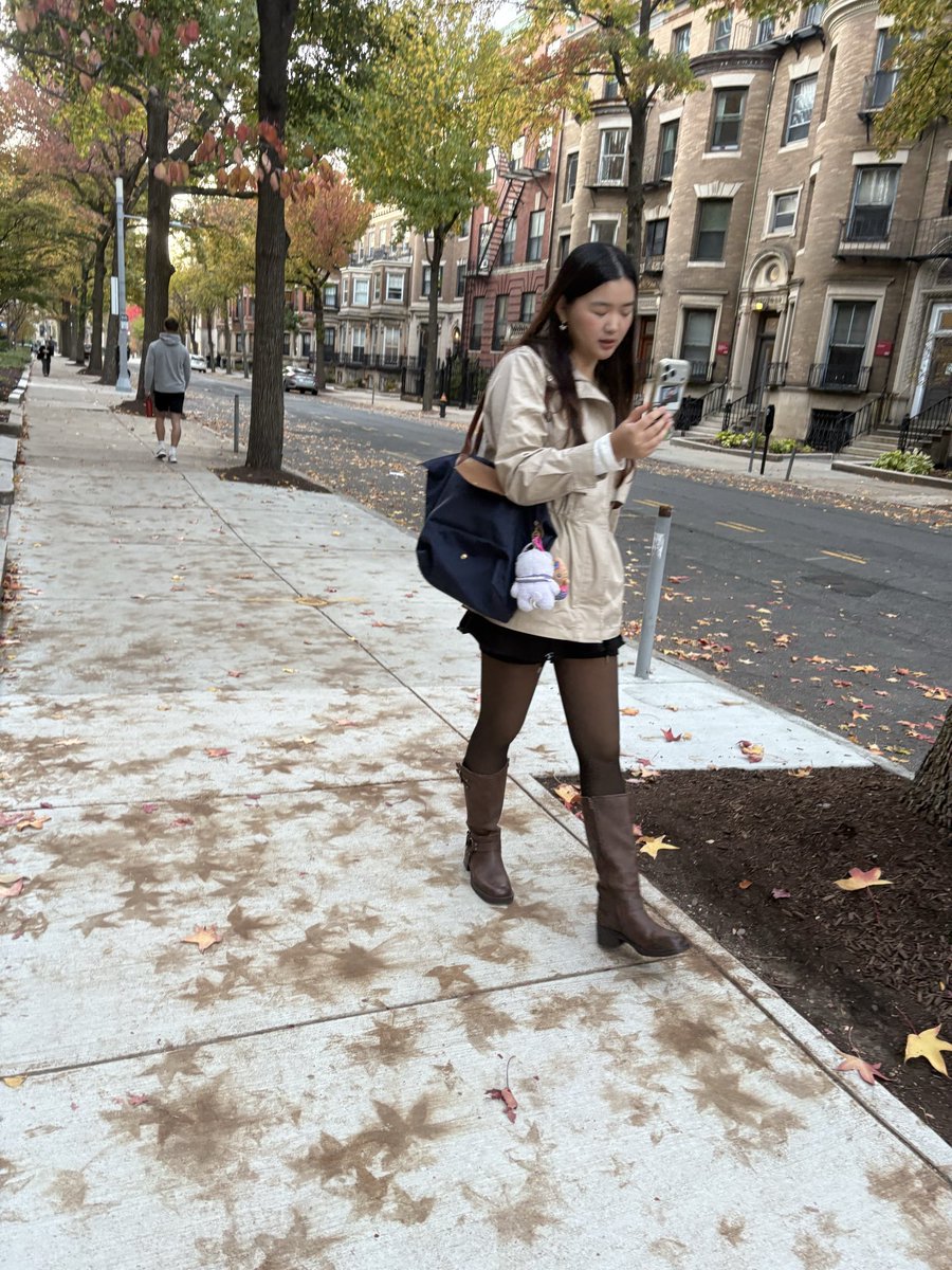 TallRomanStatue's tweet photo. This deserted street is at the center of Boston University, which is supposed to have about 40 thousand students. Most are nowhere to be found. 

The students you do see all look completely miserable. Everyone is foreign- not just in origin but in the world they inhabit. Virtually, she is far away- China, Valhalla, the moon, It wouldn’t matter. it’s not the phone that transports her, it’s her head that’s in the clouds. And she is all of us. 

Decades ago, this part of campus had the best parties. Now, unfriendly strivers in fantasy worlds. A Tower of Babel, and the split is more than superficially linguistic
