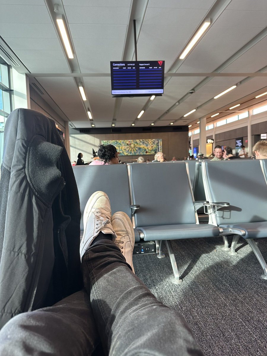 CalWilliamsComm's tweet photo. Off for a busy stretch over the coming 6 days. 

KC ✈️ Montréal
Montréal ✈️ Monaco 
Monaco ✈️ Paris 
Paris ✈️ Boston 
Boston ✈️ KC 

Such is the life of a freelance football commentator. A thrill no doubt 🎙️❤️⚽️

#MLS #Ligue1 https://t.co/Lkh6iseTYi