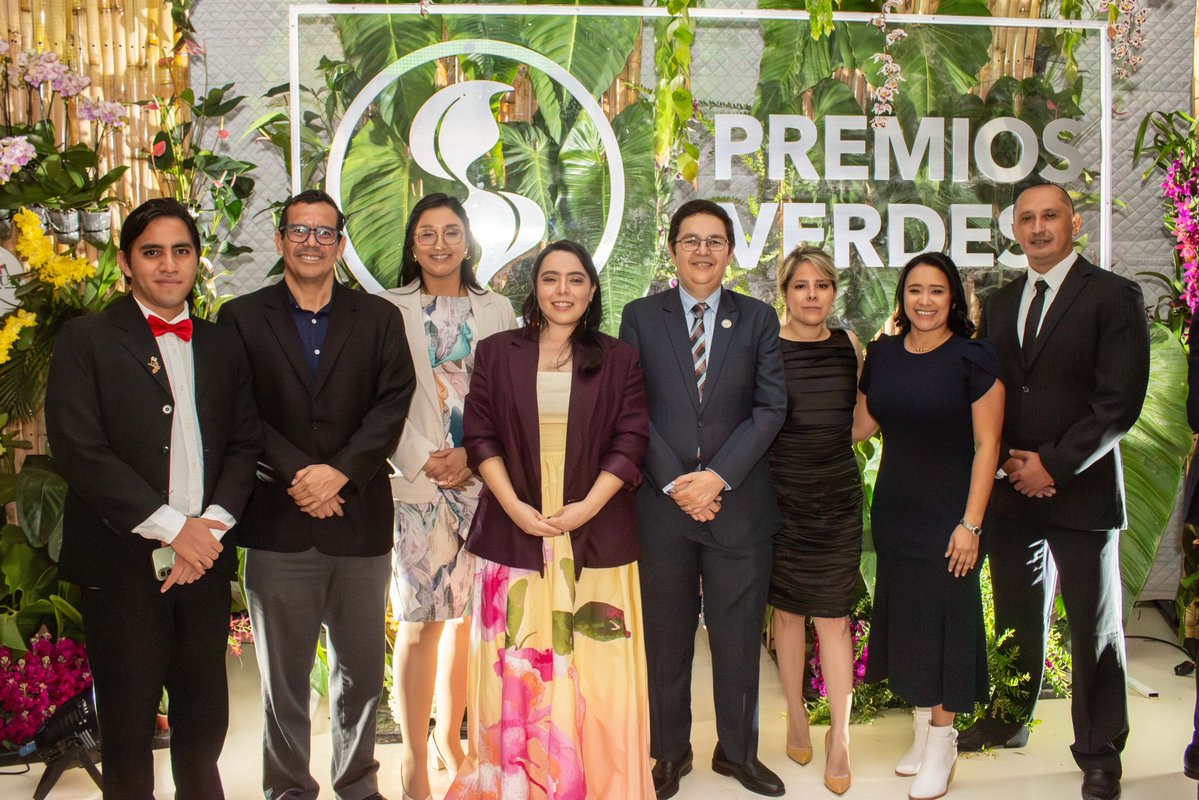 espol's tweet photo. #ESPOL reafirma su compromiso con el medioambiente participando como Universidad Oficial en los Premios Verdes 2026, celebrados en Cuenca. 

Conoce todos los detalles: https://t.co/a8tTH3xzGM https://t.co/stIvFxRMQI