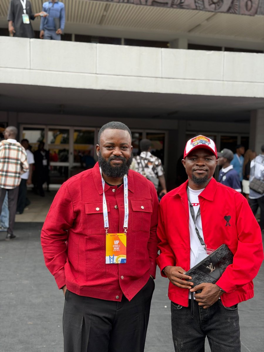 Ayojulius_'s tweet photo. Great people, meaningful conversations, and good vibes at @blockfestafrica with @sleektru @MhiztaLOEL @uchecrypt @cutexiaruby_j @CryptofxOG https://t.co/CjMP9Xmi0F