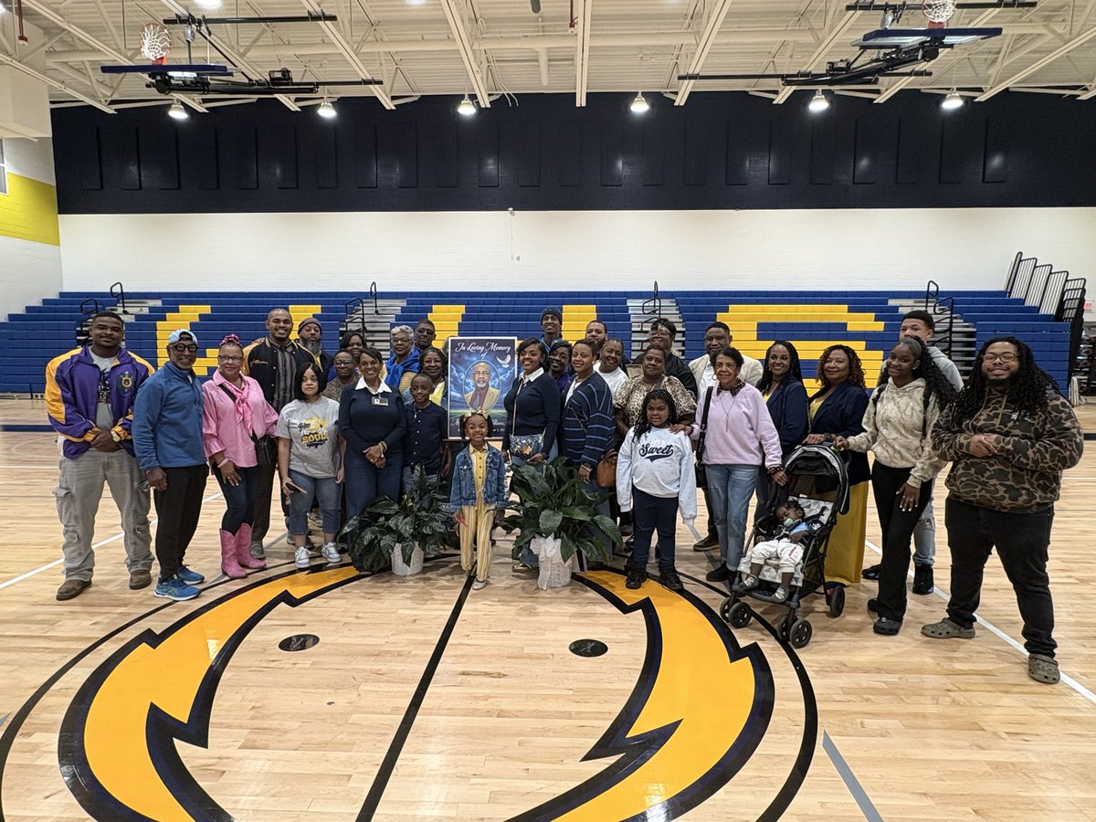 MrRDPierce's tweet photo. Congratulations to the Williams family, @weldon_city and the Town of Weldon on Friday’s dedication of the James “Tank” Williams Sr. Gymnasium. #weldonnc #chargerpride #HD27 https://t.co/1nbB9VNjz0