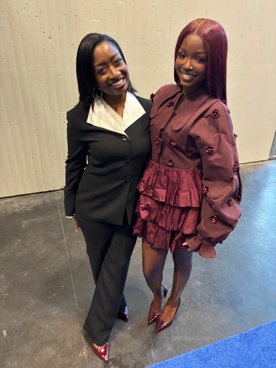 NydjaHood's tweet photo. As a Love Island stan, this moment was special to me. I loved watching Chelley last season! We shared a moment of pure black girl magic and positivity, speaking life into each other as two young women in media and entertainment. I’m rooting for her from afar! 🫶🏾 https://t.co/elm3kBxsm6