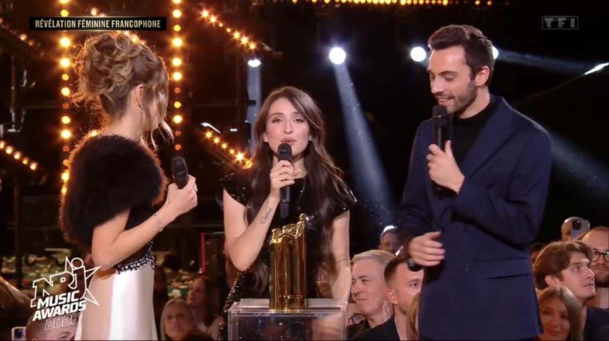 MonPronoTV's tweet photo. Et de 5 #NMA remportés par des anciens de la #StarAcademy 🤯

Ambre remporte le #NMA2026 de la révélation féminine francophone de l’année !

La gagnante de la #StarAc repart avec son premier prix https://t.co/7yYadCauJT