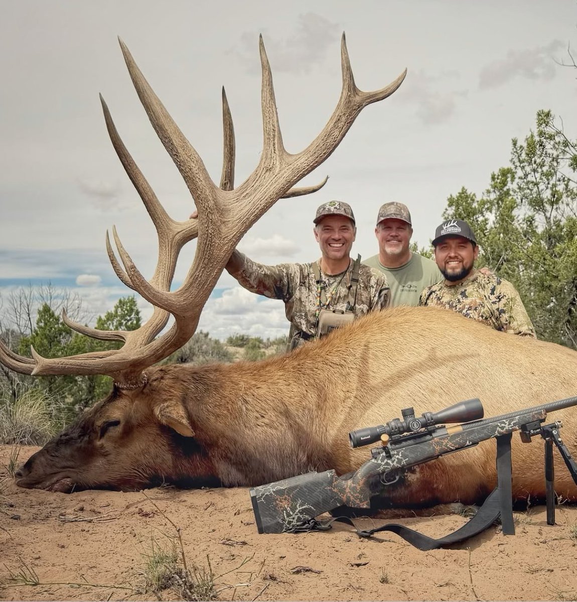 OUTDChannel's tweet photo. Help us congratulate @nickmundt on this beautiful giant bull elk he recently took while hunting the Navajo Nation. 

#FindYourAdventure #outdoors #hunting #deer #whitetail https://t.co/NEWkEXd2hf
