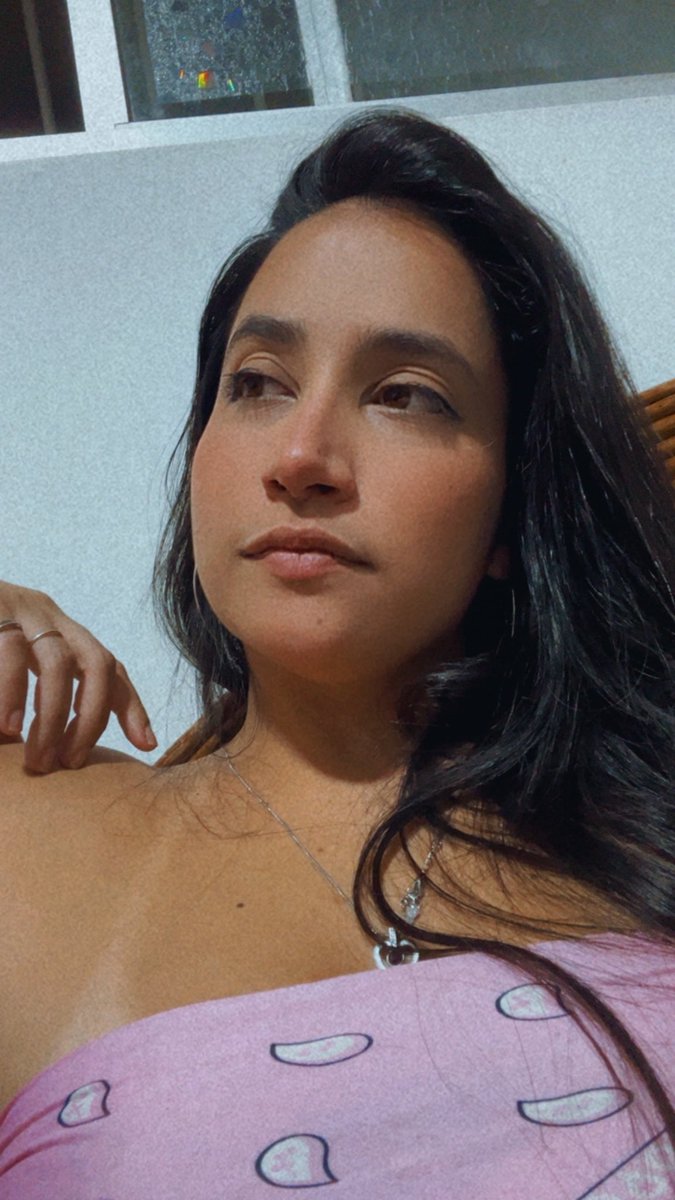 nyahlisboa's tweet photo. Me arrumei toda fiz mala pra parada da pesquisa , meu orientador cancela em cima da hora .
Pelo menos eu vou beber hoje 💫 https://t.co/MxsGykv2xc