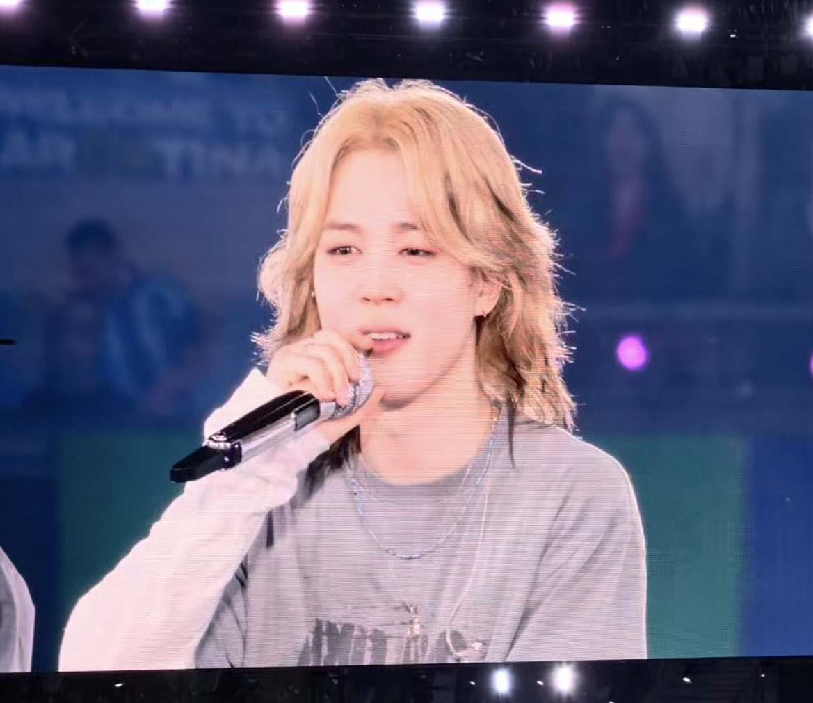 _130613b's tweet photo. JAJAJAJA EL FONDO https://t.co/AB7Z18DeqD