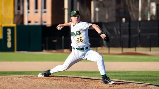 RiedellAndrew's tweet photo. I asked @UAB_Baseball Kevin Hall Jr. before tonight's exhibition against Alabama, someone I should be buying stock in.

He told me that he expects Riley Miller to have a breakout year. The sophomore has been up to 99 already this fall and struck out the side, including Eric Hines in his first inning of work tonight.