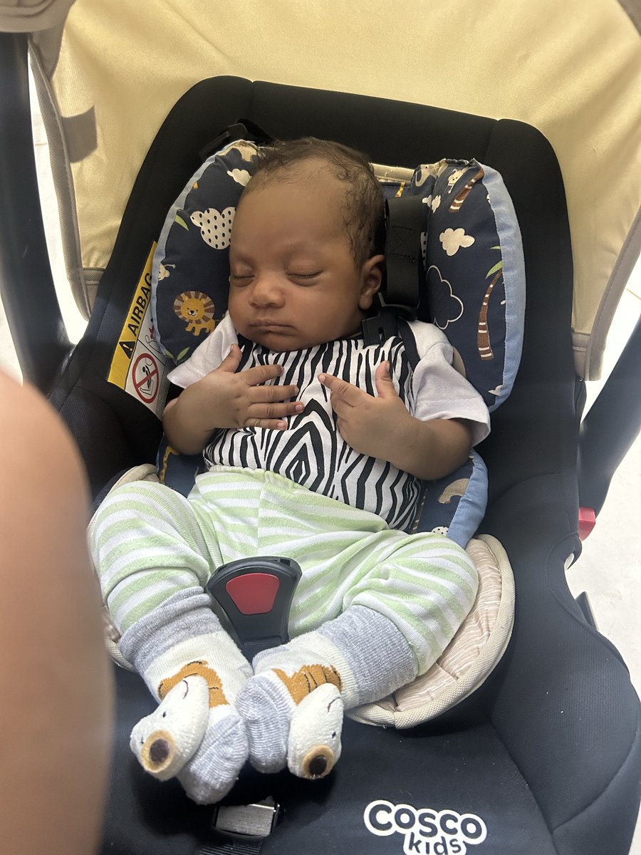 oldmilena07's tweet photo. Gente me perdoem pela roupa brega do meu filho hj https://t.co/AhUSwMntBQ