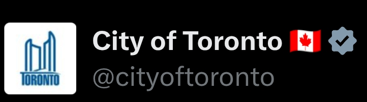 NightCoder4's tweet photo. @cityoftoronto Can I request a repair for this? https://t.co/RYzJWEr6vu