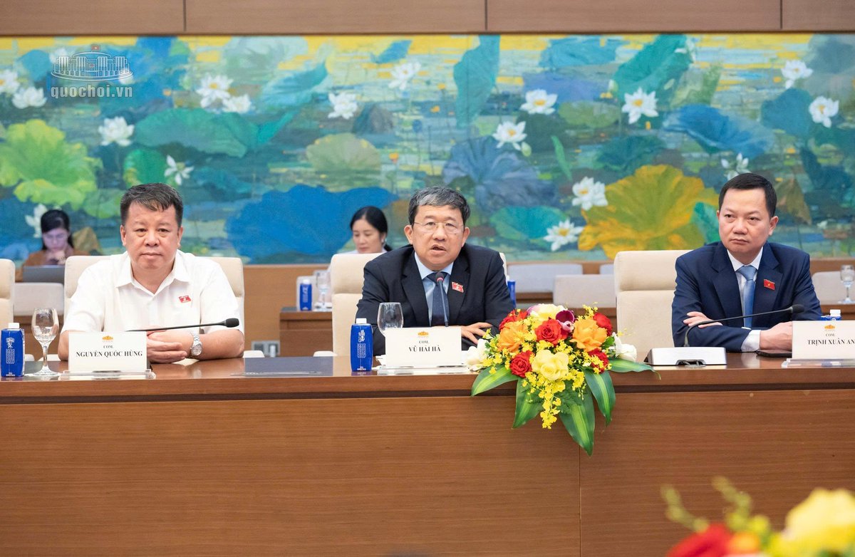 MEP_CUBA's tweet photo. El presidente del Grupo parlamentario de Amistad Vietnam-Cuba, Vu Hai Ha, reafirmó hoy la postura inquebrantable de #Vietnam de permanecer siempre codo con codo con #Cuba y de seguir apoyándola firmemente en los foros internacionales. #CubaNoEstáSola https://t.co/hoDEeQiw4e