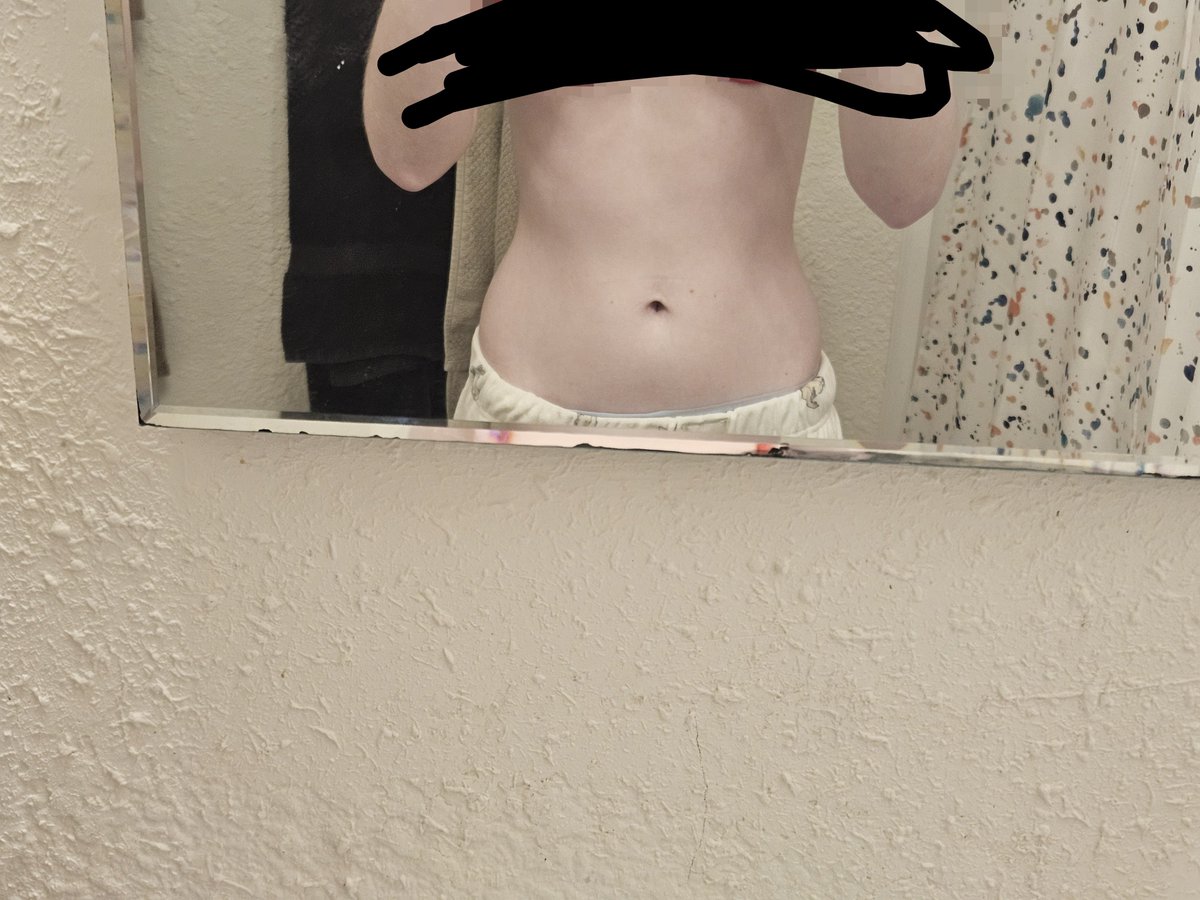 _w2_earth's tweet photo. if u look hard enough my ribs are starting to show heh.. #edrtwt #bodycheck #ricecaketwtt https://t.co/5YWDwt56J8