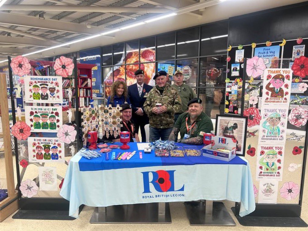 ReformDaily_'s tweet photo. 🌺 REMEMBERING OUR FALLEN HEROES IN NEWPORT 🇬🇧

@ArtWrightMS attended the Royal British Legion’s Poppy Appeal launch at Tesco Spytty, alongside Spytty Champion & Newport Veterans Hub, praising the RBL’s work & honouring the sacrifices of our brave servicemen & women

#PoppyAppeal #Newport #Remembrance