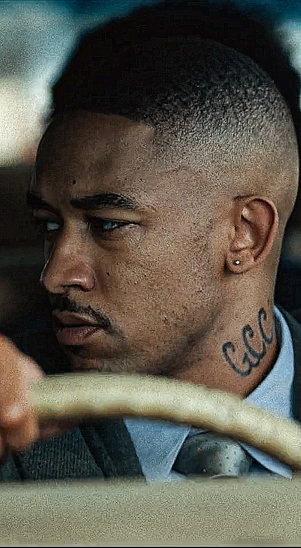 ScreenTalkHouse's tweet photo. James is by far the best character in The Drop. #TheDropFX #TheDrop https://t.co/TZ27hA4uGl