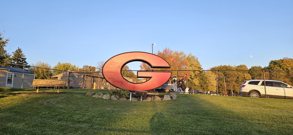 RJMack65's tweet photo. @EricWFMJ Week number 10 for high school football is here! 🏈 Girard undefeated at 9-0 plays host to Niles McKinley 4-5 on the season.  A gorgeous late October evening here in Girard. 
Go #Indians https://t.co/OTBRXnXBv5
