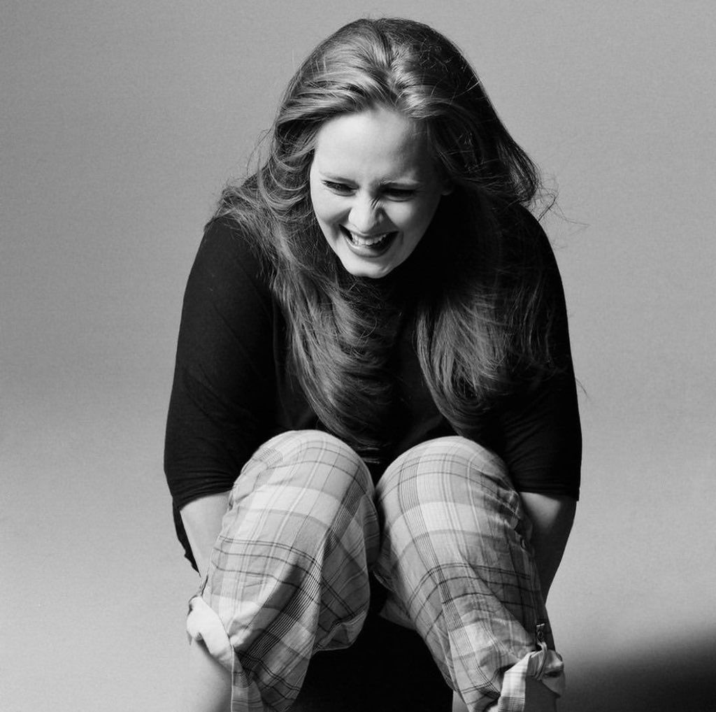 adeleccessbr's tweet photo. O MAIORAL! 🖤 O disco “21” de Adele
 já vendeu, em 2026, 700 MIL cópias ao redor do mundo.

O álbum foi lançado há 15 anos atrás, e continua sendo um dos mais vendidos todos os anos. https://t.co/3XtVMqrnhx