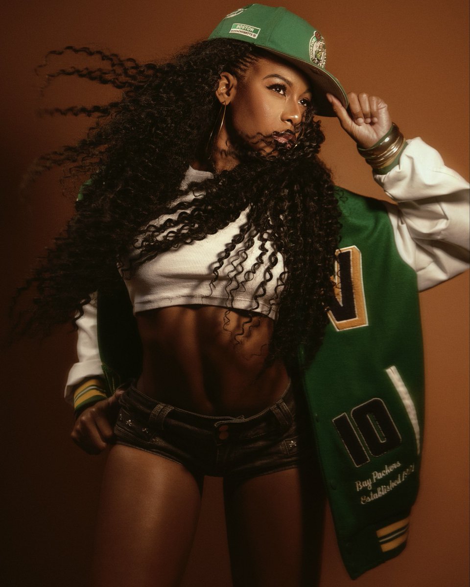 mcsoffia's tweet photo. Ló https://t.co/QVR34pobVT