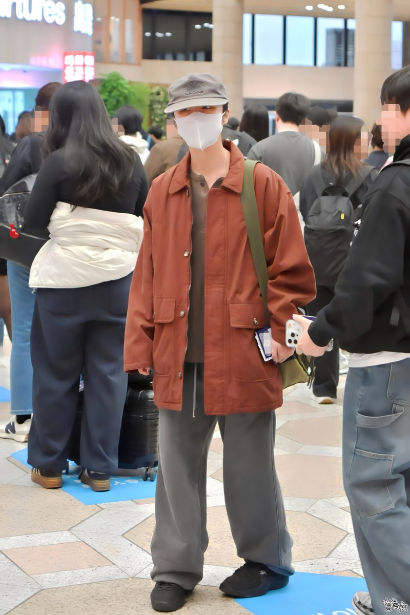 cjdgnl1's tweet photo. 261024 휘인, 화사 GMP 출국
조심히 건강하게 잘 다녀와요~!!

#마마무 #휘인 #화사 
#MAMAMOO #WHEEIN #HWASA 
#이삭토순이 https://t.co/e3ib5pOr5G