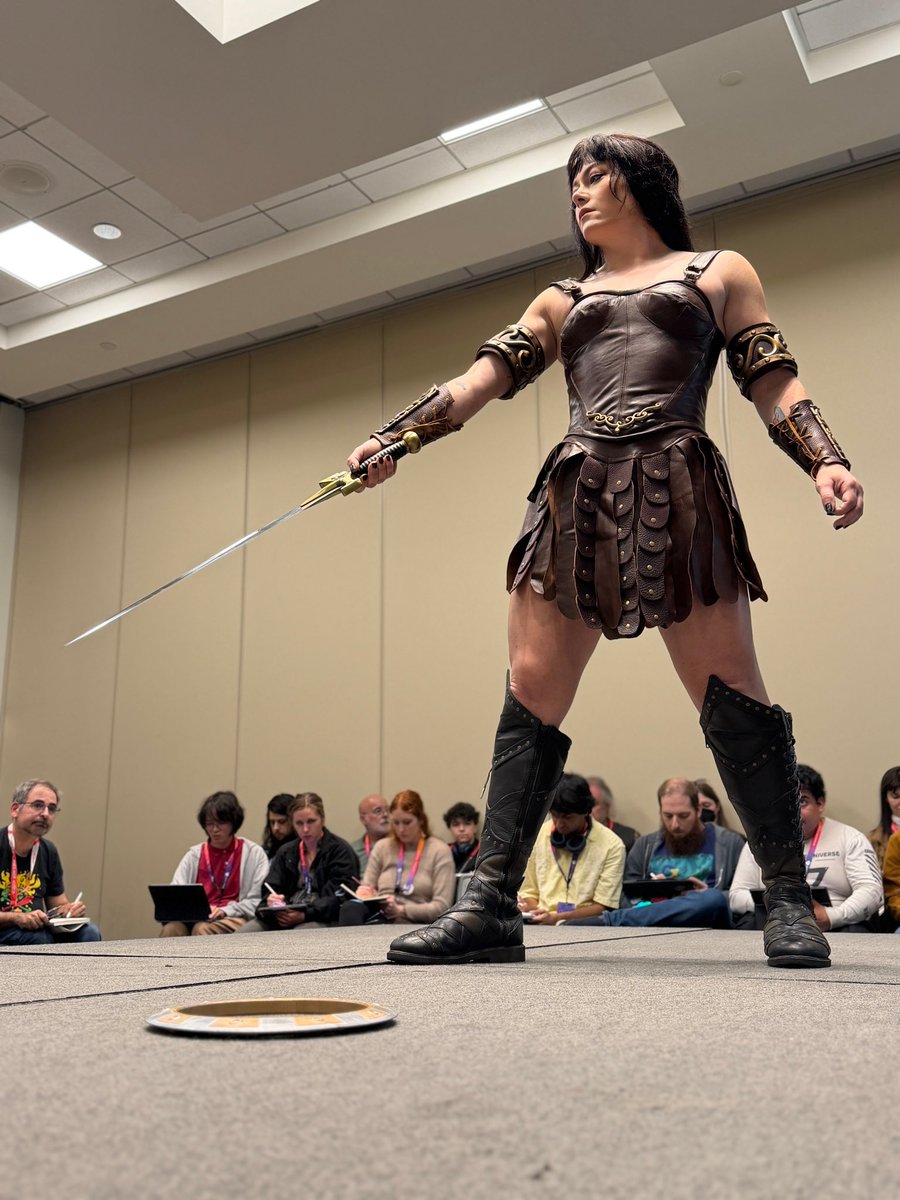 ClaireMax's tweet photo. Modeling this afternooon at @LightBoxExpo for the amazing @kortizart’s workshop! Minus my breastplate because it literally broke in half while I was putting it on…but that’s ok, it can be fixed and I can do cooler poses without it on anyway https://t.co/2swWhqQnex