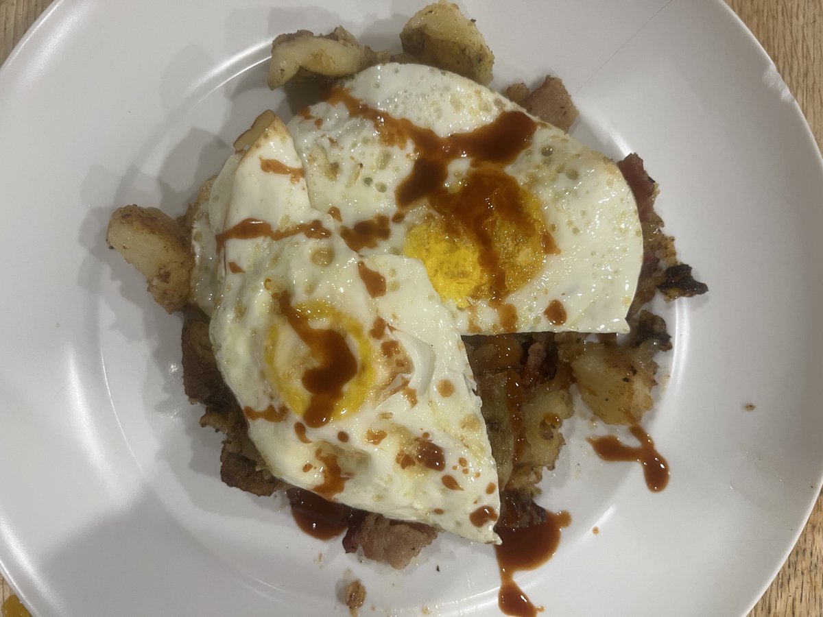 CodfishJohnny's tweet photo. Breakfast for dinner rocks https://t.co/e5QEZ3w3sY