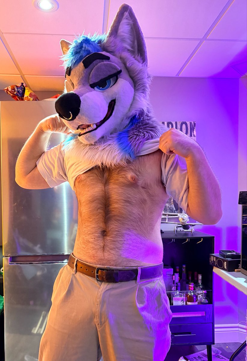 StormHayesB's tweet photo. yea I’m so buff and top core now guys https://t.co/ELMTHfE0kR