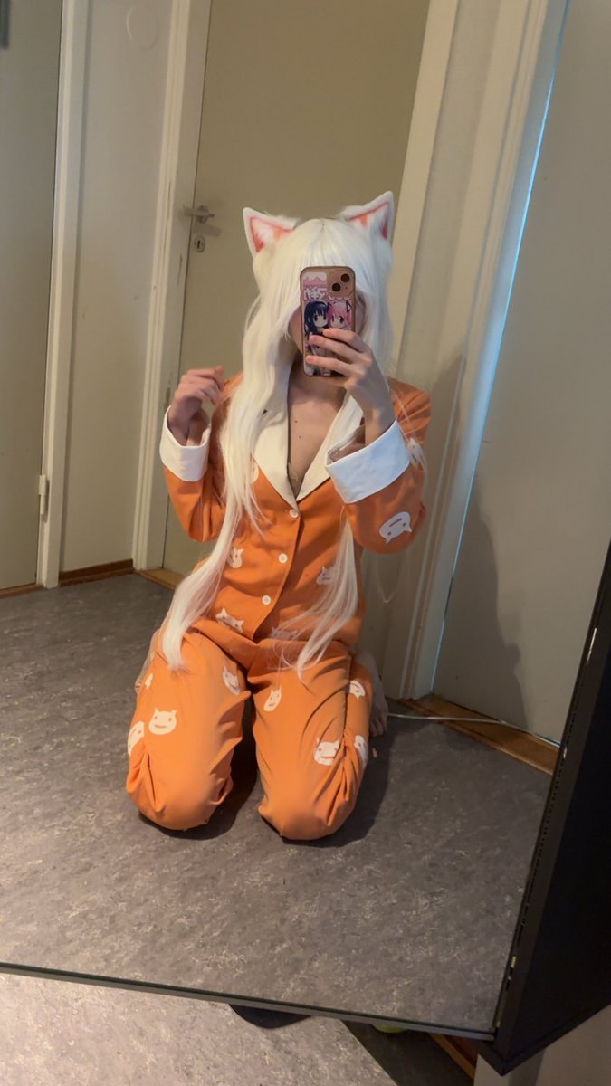 nikameowxd2 tweet picture