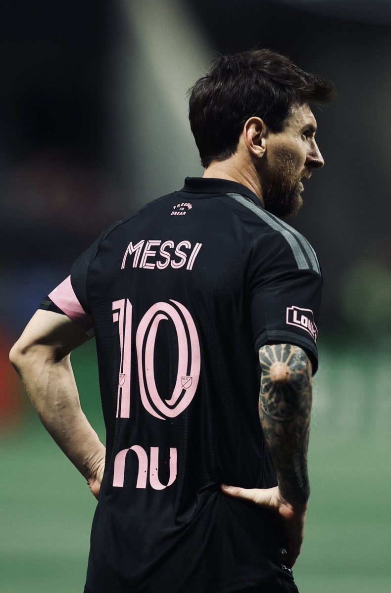 M10GOAT's tweet photo. 🚨 رسميًا | الأسطورة ليو ميسي ضمن قائمة الفريق لمباراة الغد ✅ https://t.co/QuTeNf63k1