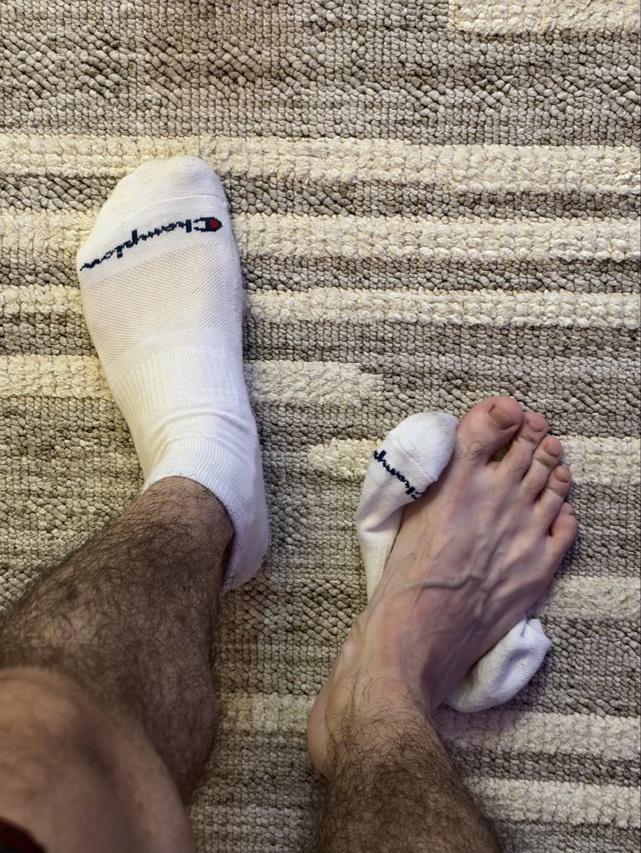 shaxensoles's tweet photo. I took one sock off. Let’s see who deserves the other. 😈💸 https://t.co/bR3fnWseBd