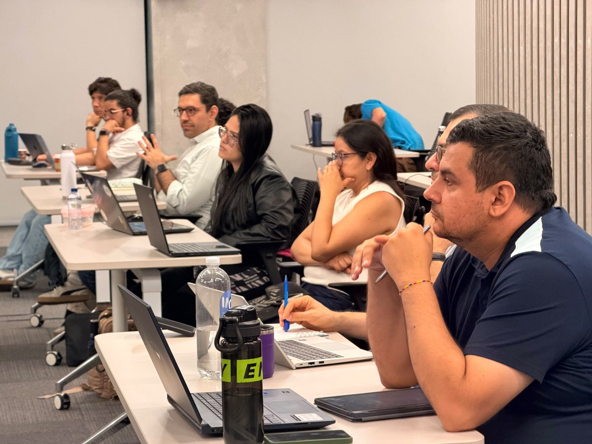 UIS's tweet photo. 💡 ¡En la UIS nos preparamos para impulsar más proyectos de investigación y acceder a nuevas oportunidades de financiación!

Inició el curso-taller “Regalías CTeI: Formula tu proyecto”, una iniciativa de la Vicerrectoría de Investigación y Extensión para fortalecer las capacidades de los investigadores en la formulación de propuestas que puedan acceder a recursos del Sistema General de Regalías.

🚀 Esta formación permitirá a la UIS contar con proyectos mejor estructurados, estar preparada para aprovechar nuevas oportunidades de financiación y transformar el conocimiento en soluciones que contribuyan al desarrollo de las regiones.