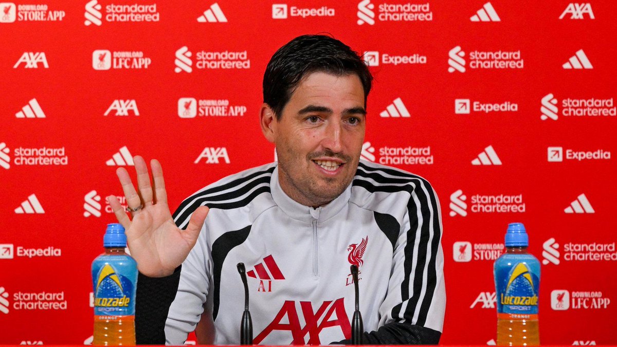 EPLworld's tweet photo. 🚨🚨

🗣️ أندوني إيراولا عن أسلوب اللعب في ليفربول:

"أنا واضح أن هذا هو الطريق الذي يجب أن نتبعه. سيكون صعبًا، سنمر بلحظات صعبة، لكن هذا هو الاتجاه الذي يريد النادي أن يسلكه، والجماهير تريده أيضًا [ضغط عالي]."

"المفاجأة السارة بالنسبة لي هي أن اللاعبين على متن السفينة أيضًا." https://t.co/cf4EIJ9GaM