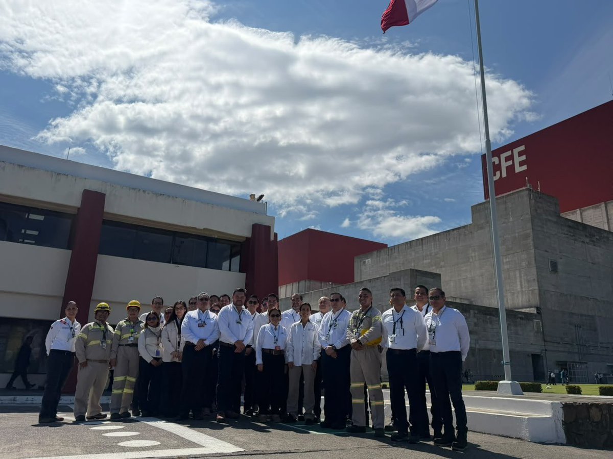 LuzElena_GE's tweet photo. Durante mi visita a la Central Nucleoeléctrica Laguna Verde, en Veracruz, recorrí también su museo, donde se difunde el conocimiento sobre la energía nuclear y su importancia para el desarrollo energético de México.

Agradezco a las y los trabajadores de la @CFEmx por su recibimiento y reconozco la preparación, capacidad técnica y compromiso del personal que hace posible la operación de esta importante infraestructura para la #SoberaníaEnergética del país.