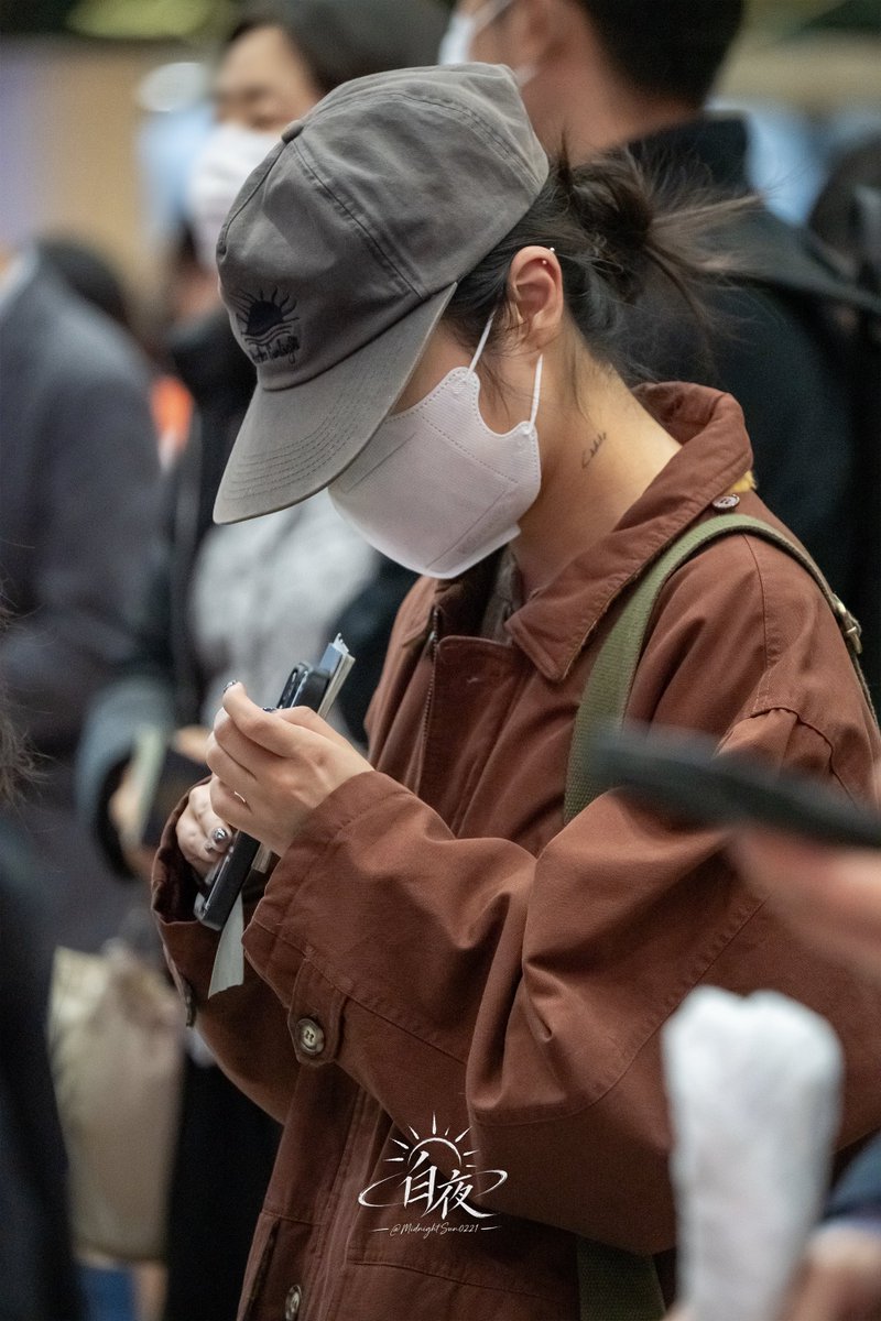 MidnightSun0221's tweet photo. 261024 출국

#마마무 #휘인 #화사
#MAMAMOO #WHEEIN #HWASA https://t.co/36NP4m1Ihz