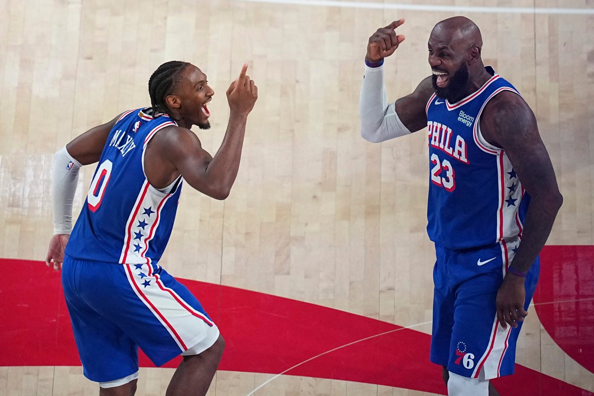 HoopAnalysisNet's tweet photo. LeBron James and the Philadelphia 76ers produced an incredible comeback to defeat the Cleveland Cavaliers. The Cleveland Cavaliers scored 69 points by halftime to take...  | 👉 Link in bio 👈 https://t.co/kVVgCBFsTz