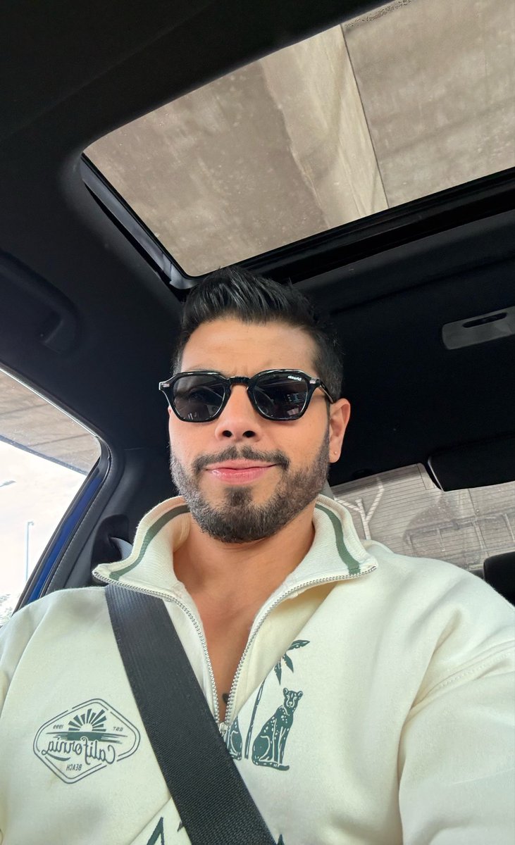 RafaelSerdan's tweet photo. Besos bye 🖤 https://t.co/D1Ptwcm100