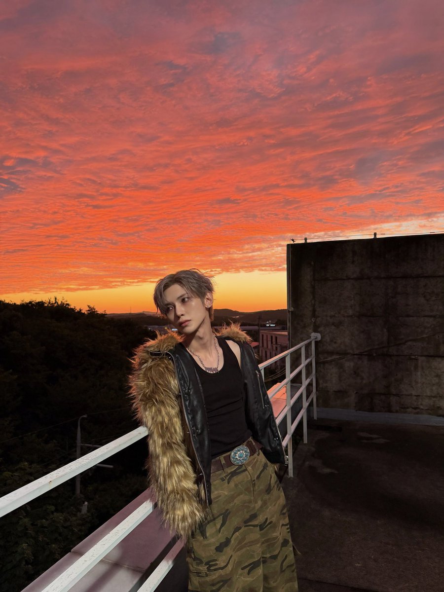 lovelifebeauty_'s tweet photo. the day ateez filmed drip and nobody even realized mingi was spoiling it 🤭 https://t.co/Eu9npwrwwu