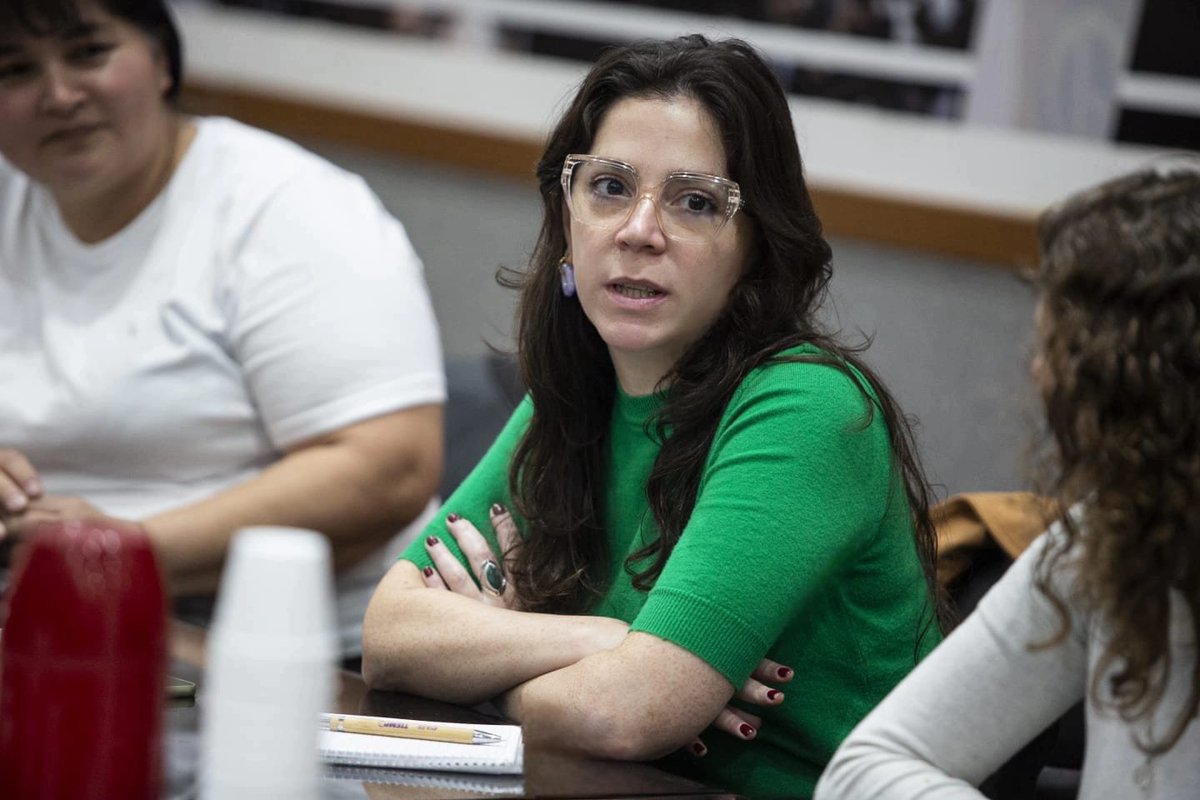 buenosaires3d's tweet photo. Hoy participamos del Encuentro de Mujeres Sindicalistas, con la representación de 3D a cargo de @anainesferrari, junto a @renatacodas, co-coordinadora del núcleo PT Arg, para conversar sobre las elecciones del domingo

Gracias APSEE por la organización, @CarlosMinucci y @deprepo https://t.co/QVHJTi2J0t