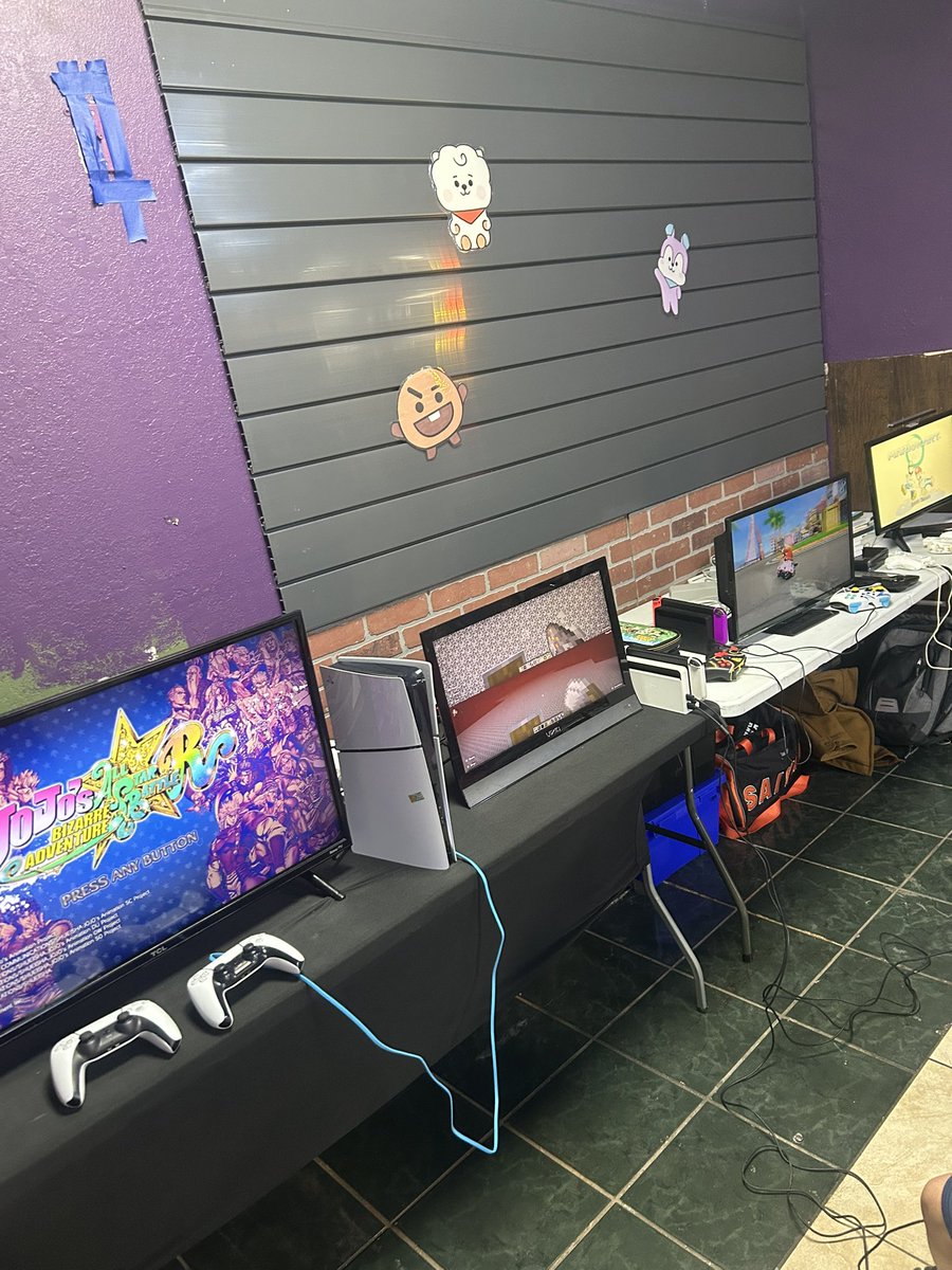 Mando_the_mango's tweet photo. Hello everyone happy Friday
Today is king of oddity’s tournament 
Featuring 
Jojos Bizzare adventure 
Come get your game on at 
Collectibles_corner_satx
Also free play is today

#jojo #mariokart8 #freeplay #gaming https://t.co/73bSrUwpcL