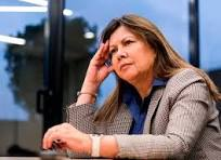 silvioravel's tweet photo. RENUNCIE YA SRA FISCAL LUZ ADRIANA CAMARGO

No lo piense tanto.
El país no puede esperar 2 años más para desengavetar las múltiples denuncias contra el gobierno Petro que Ud guarda con tanto celo, bien sea por complicidad o por incompetencia.
Col quiere justicia de inmediato https://t.co/VAB0DpSVF3