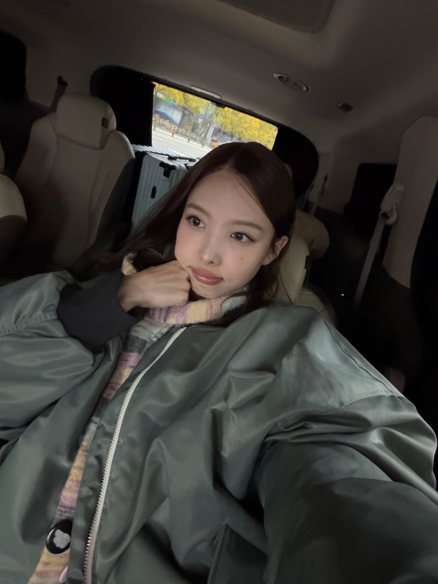 imnayeonarchive's tweet photo. nayeon 🫧 update https://t.co/1i2FvccnBX