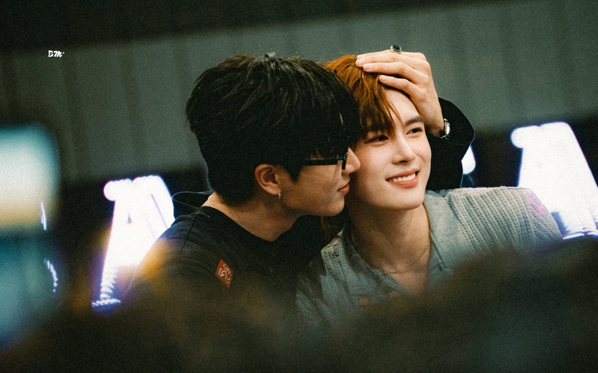 dyjunanna_jaday's tweet photo. "Thank you for being the missing puzzle piece in my life"

" He is my happiness. He is the reason of my smile"

"I love him so much. Not in a shipping way, okay? I love him so much. I always wish him well. Like, I love him the most "

// To be loved by Perth🥺🖤🤍

#PerthSanta https://t.co/9Ua8mWg5IJ